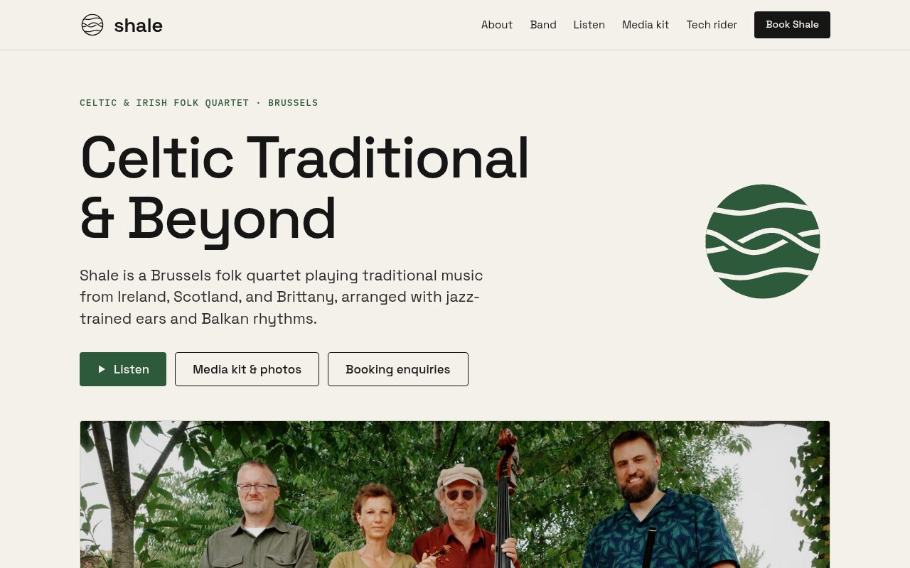 Page d’accueil du dossier de presse de Shale : Celtic traditional and beyond, avec les boutons écouter, dossier média et booking.